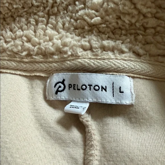 Peloton Cream Sherpa Jacket - excellent condition - Picture 3 of 4